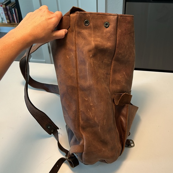 Handmade leather backpack - Picture 4 of 5
